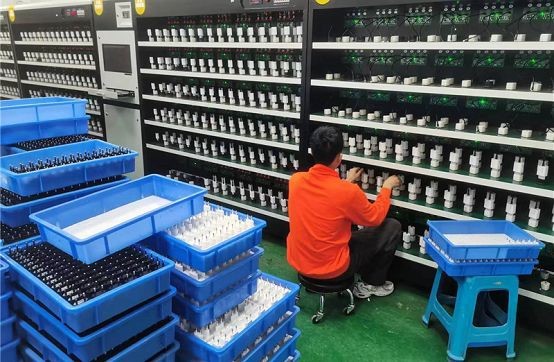 image042001 image042001